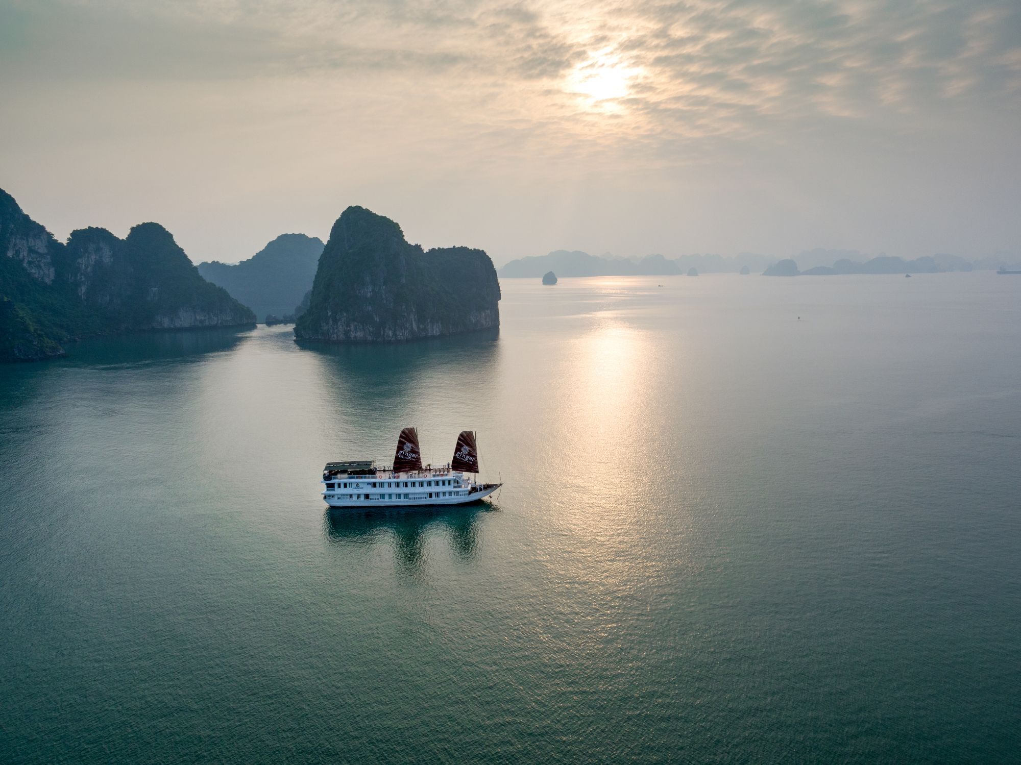 Hotel Garden Bay Legend Cruise Ha Long Exterior foto